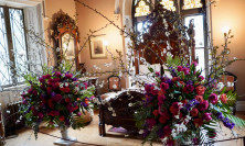 View State Bedoom - Colonial Village Flower